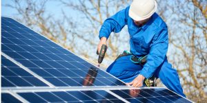 Installation Maintenance Panneaux Solaires Photovoltaïques à Pern